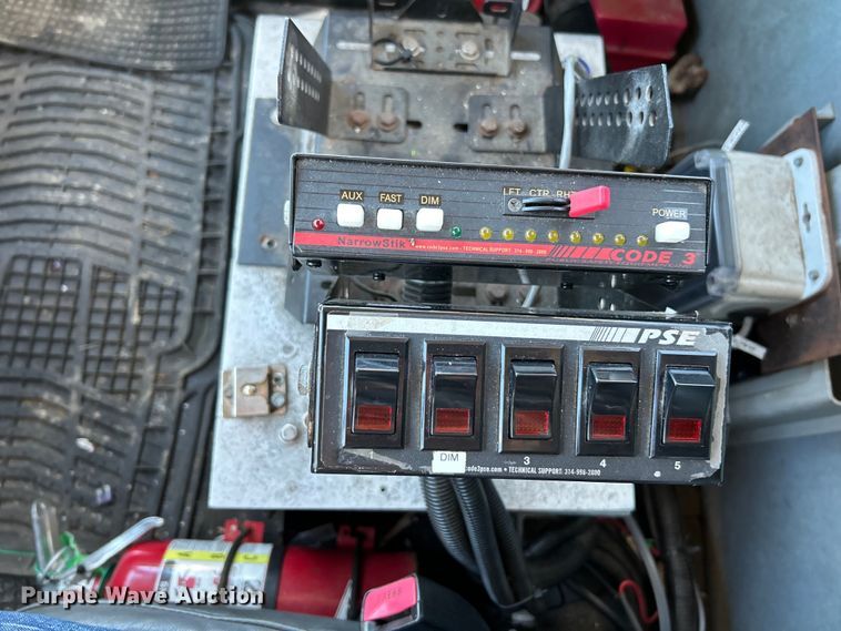 image for item EK4230 2004 International 4300 utility / service truck