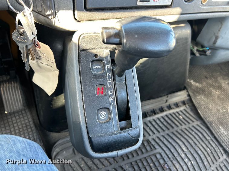 image for item EK4230 2004 International 4300 utility / service truck