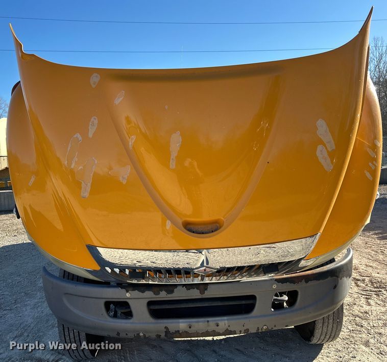 image for item EK4230 2004 International 4300 utility / service truck