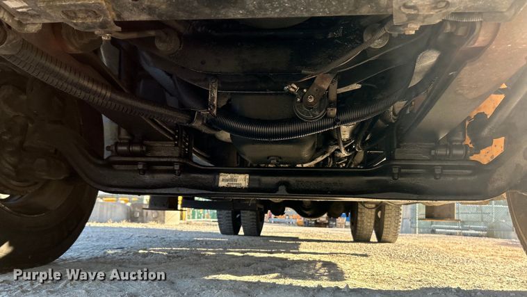 image for item EK4230 2004 International 4300 utility / service truck