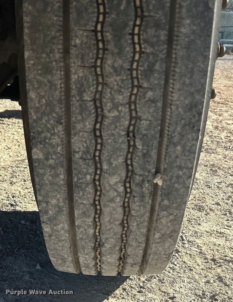 image for item EK4230 2004 International 4300 utility / service truck