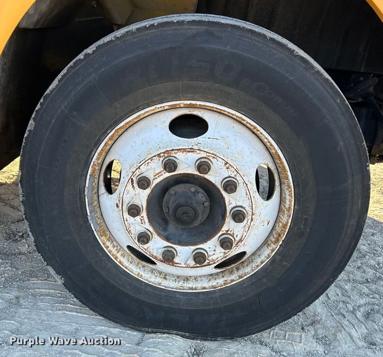 image for item EK4230 2004 International 4300 utility / service truck