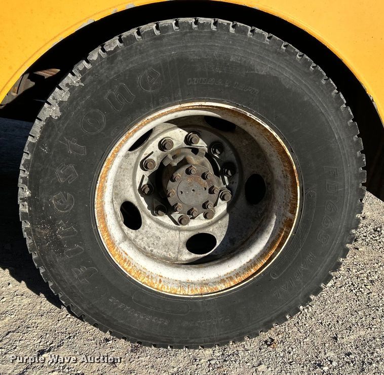 image for item EK4230 2004 International 4300 utility / service truck