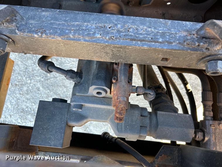 image for item EK4231 2005 International 7400 dump flatbed truck