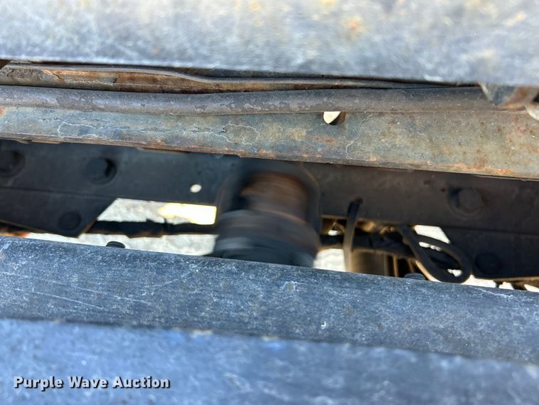 image for item EK4231 2005 International 7400 dump flatbed truck