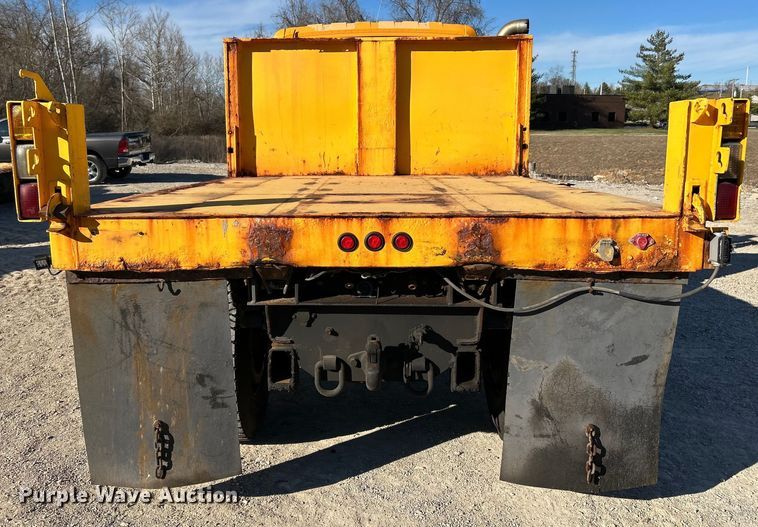 image for item EK4231 2005 International 7400 dump flatbed truck