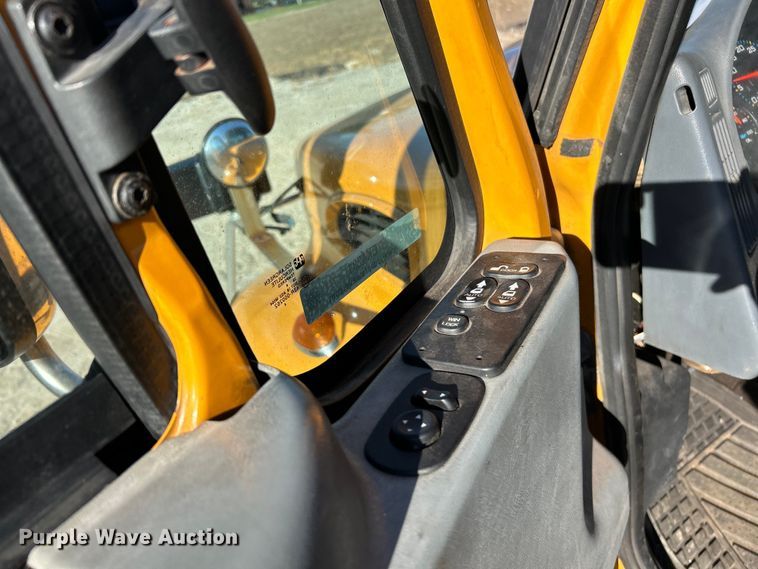 image for item EK4231 2005 International 7400 dump flatbed truck