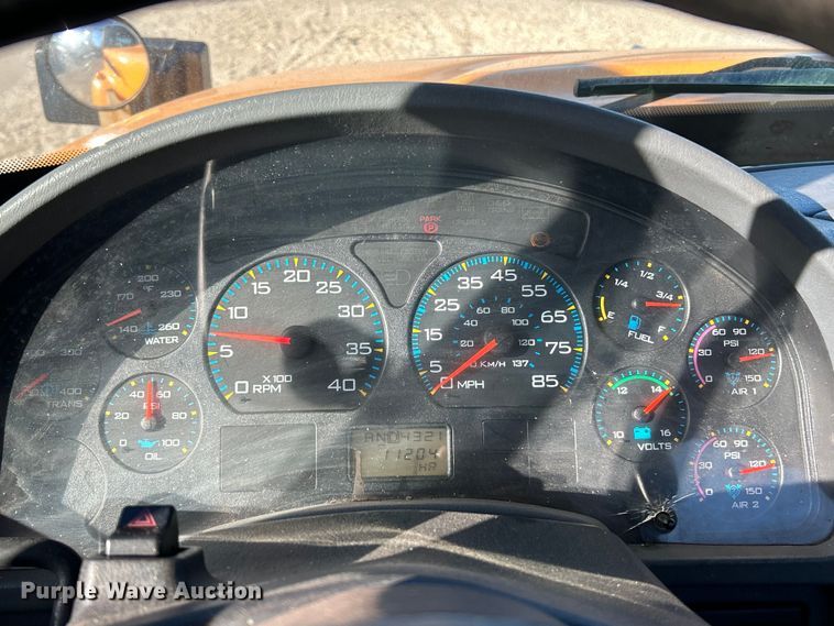 image for item EK4231 2005 International 7400 dump flatbed truck