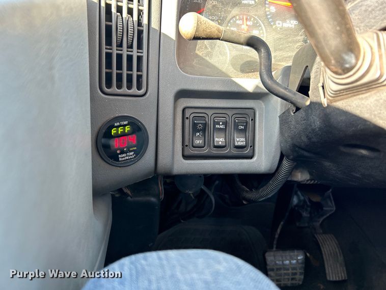 image for item EK4231 2005 International 7400 dump flatbed truck