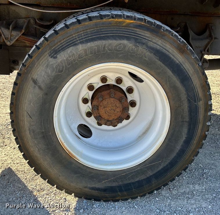 image for item EK4231 2005 International 7400 dump flatbed truck