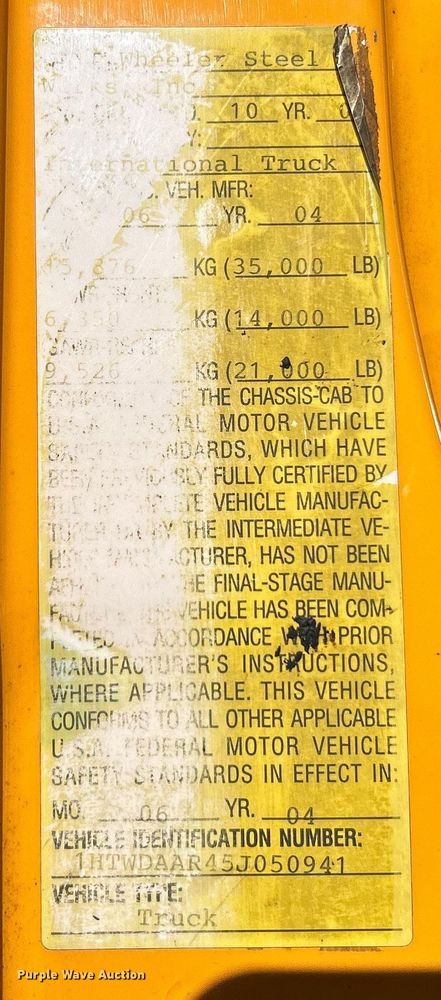 image for item EK4231 2005 International 7400 dump flatbed truck