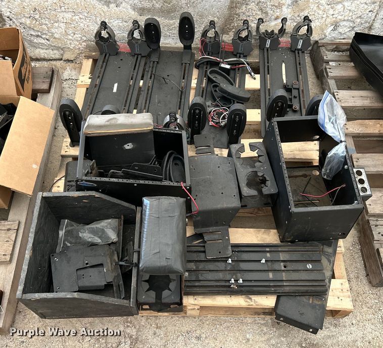 image for item EK4280 Police equipment 