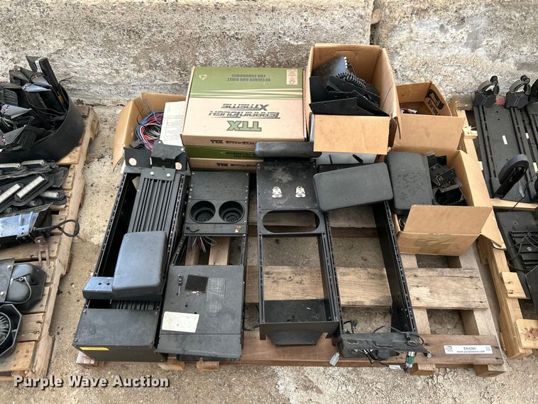 image for item EK4280 Police equipment 