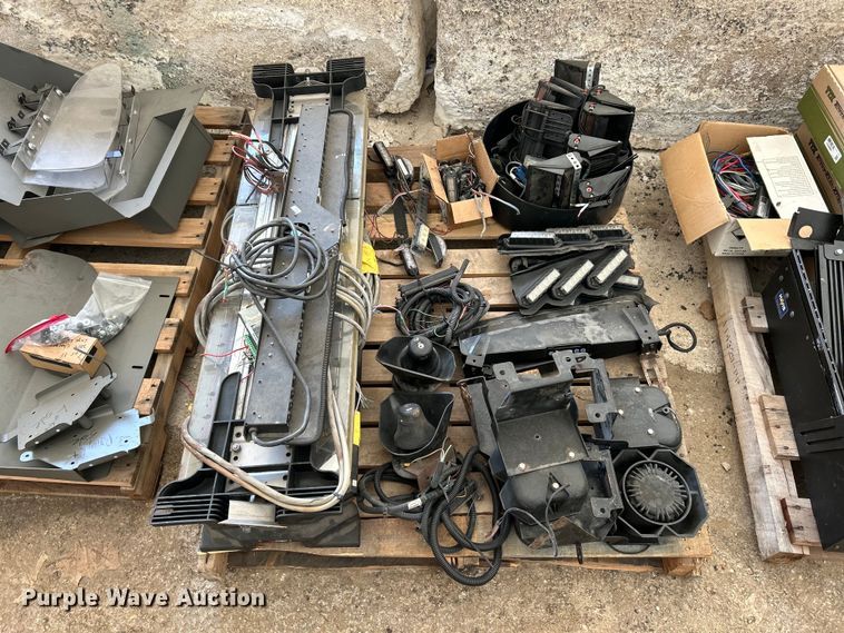 image for item EK4280 Police equipment 