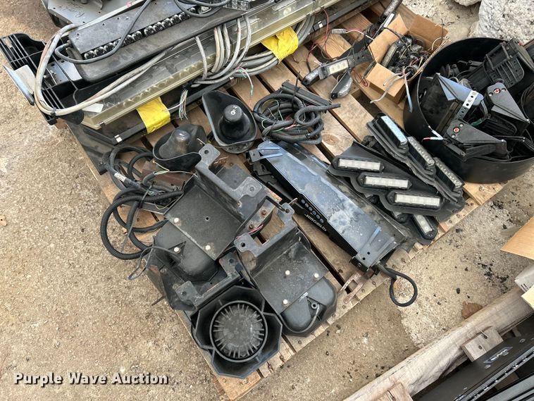 image for item EK4280 Police equipment 