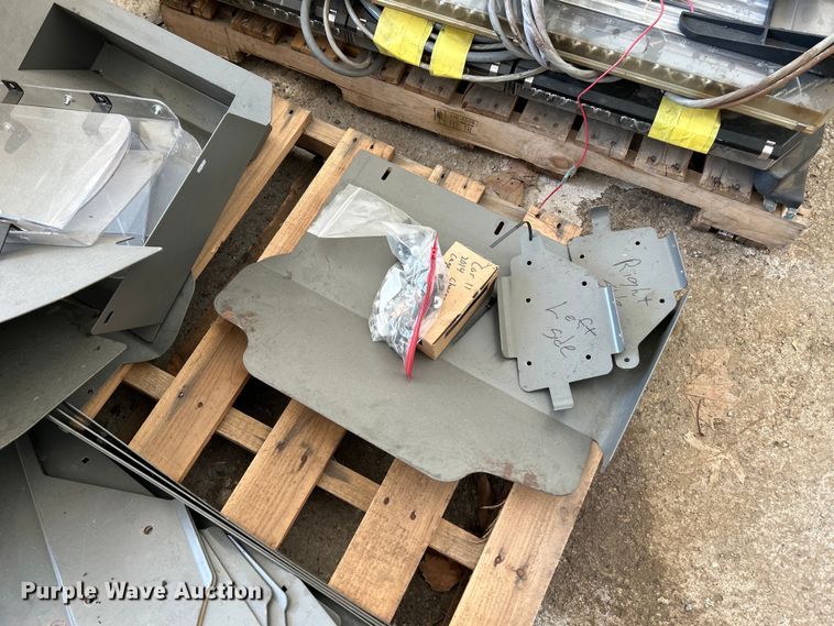 image for item EK4280 Police equipment 