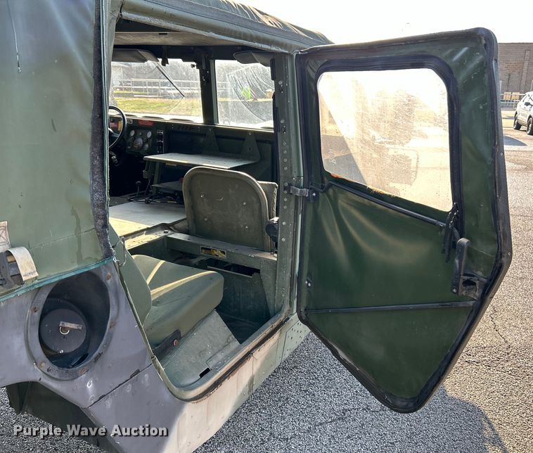 image for item EK4291 1989 AM General Humvee SUV