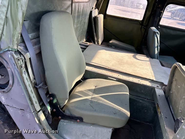 image for item EK4291 1989 AM General Humvee SUV