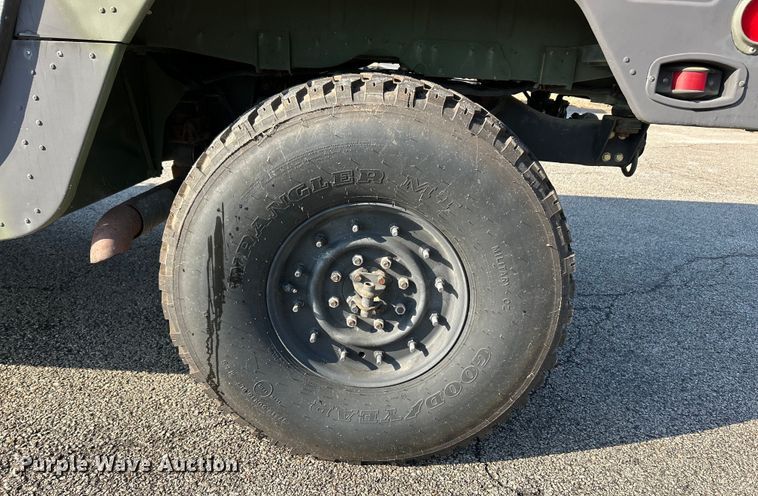 image for item EK4291 1989 AM General Humvee SUV