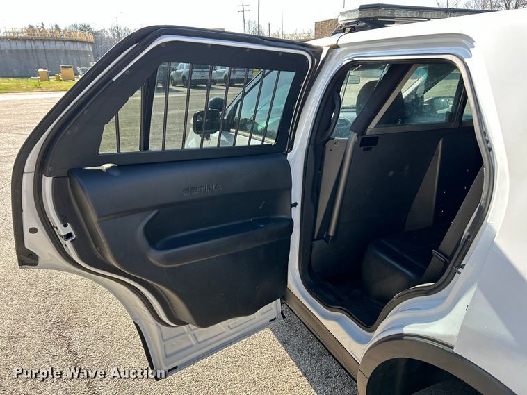 image for item EK4294 2016 Ford Explorer Police Interceptor  SUV