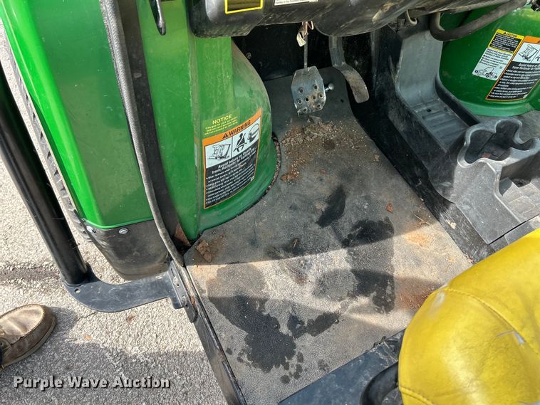 image for item EK4309 2015 John Deere Gator XUV 825i utility vehicle