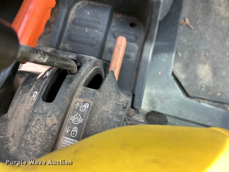 image for item EK4309 2015 John Deere Gator XUV 825i utility vehicle