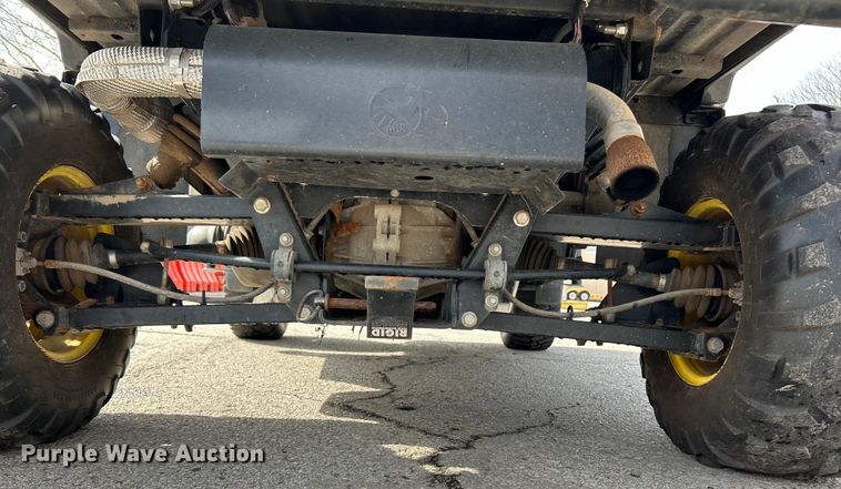 image for item EK4309 2015 John Deere Gator XUV 825i utility vehicle