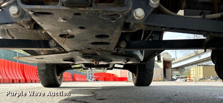 image for item EK4309 2015 John Deere Gator XUV 825i utility vehicle