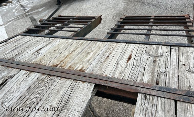 image for item EK4310 2009 Roadrunner  equipment trailer