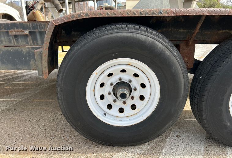 image for item EK4310 2009 Roadrunner  equipment trailer