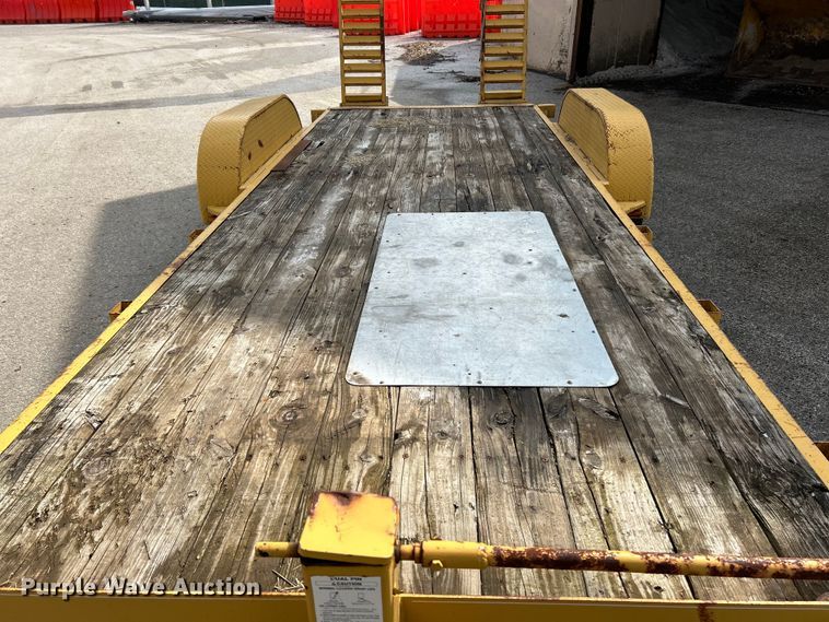 image for item EK4314 2009 Mac-Lander 20TFHWB equipment trailer