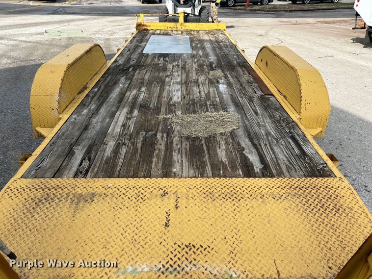 image for item EK4314 2009 Mac-Lander 20TFHWB equipment trailer