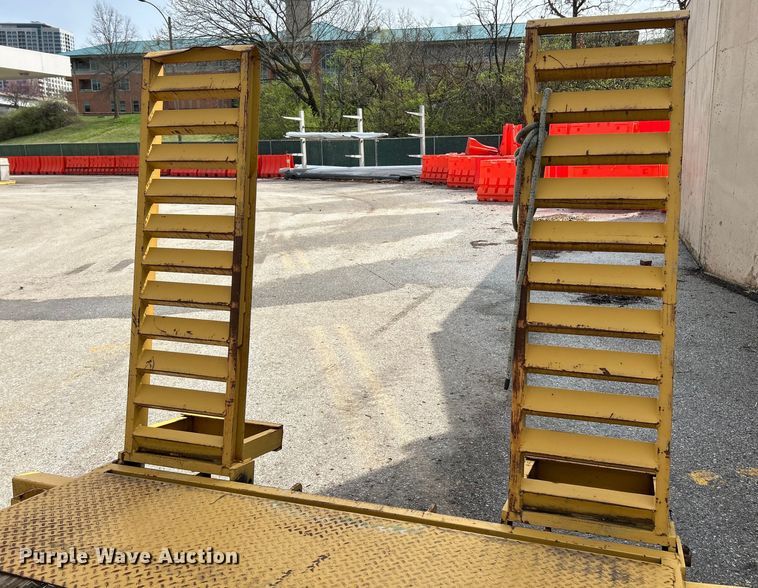 image for item EK4314 2009 Mac-Lander 20TFHWB equipment trailer