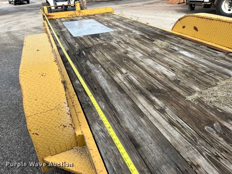 image for item EK4314 2009 Mac-Lander 20TFHWB equipment trailer