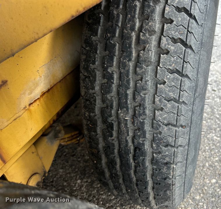 image for item EK4314 2009 Mac-Lander 20TFHWB equipment trailer