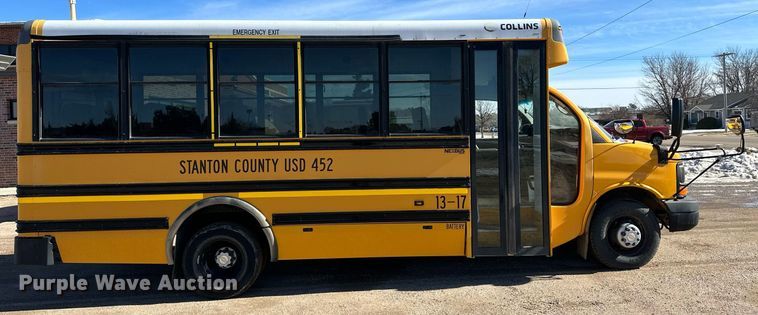 image for item EK9932 2012 Chevrolet 4500 school bus