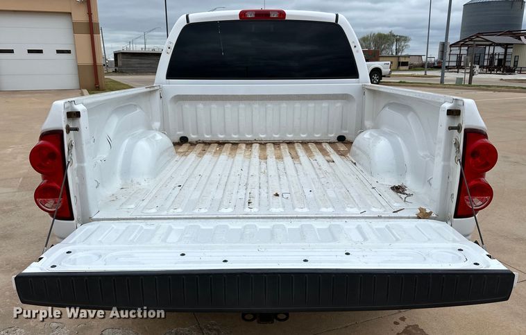 image for item IB9351 2008 Dodge Ram 1500 Quad Cab pickup truck