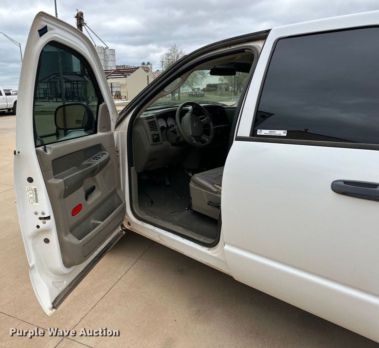 image for item IB9351 2008 Dodge Ram 1500 Quad Cab pickup truck