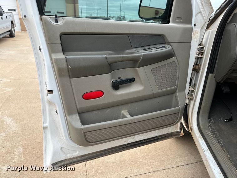 image for item IB9351 2008 Dodge Ram 1500 Quad Cab pickup truck