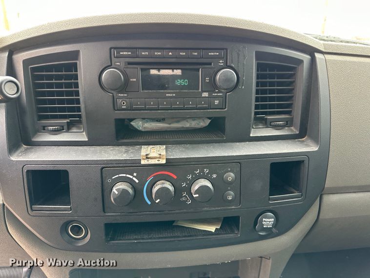 image for item IB9351 2008 Dodge Ram 1500 Quad Cab pickup truck