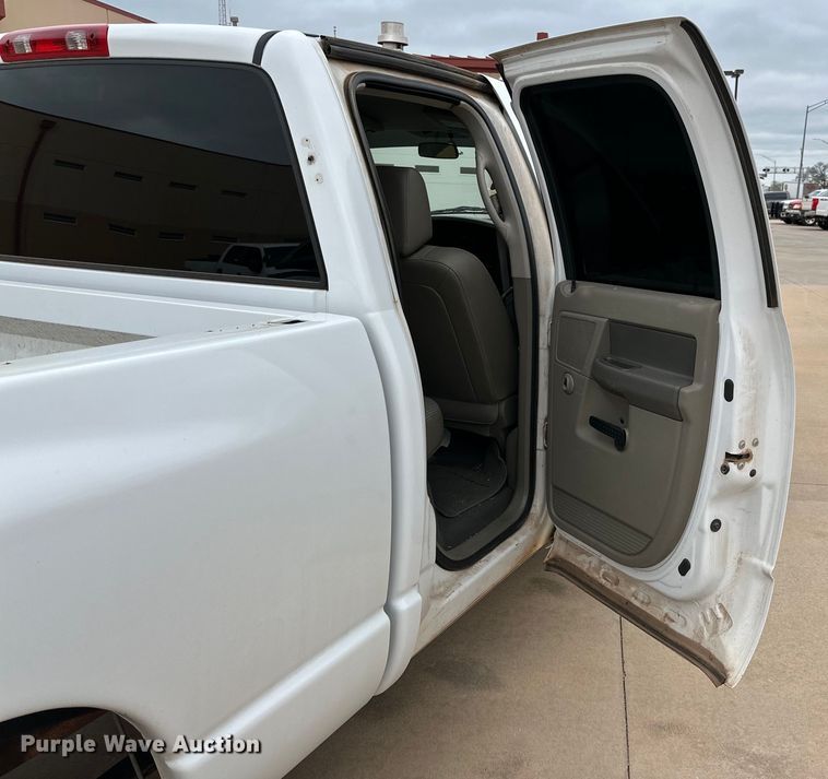 image for item IB9351 2008 Dodge Ram 1500 Quad Cab pickup truck