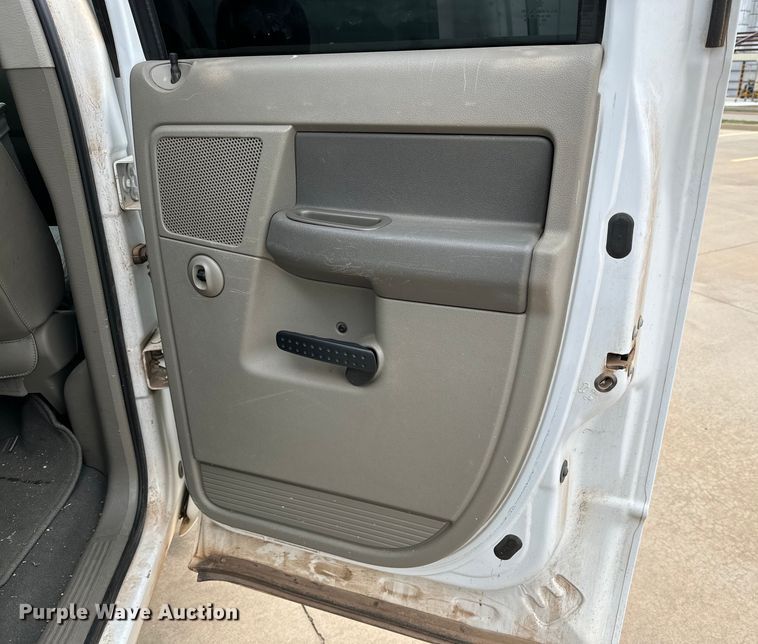 image for item IB9351 2008 Dodge Ram 1500 Quad Cab pickup truck