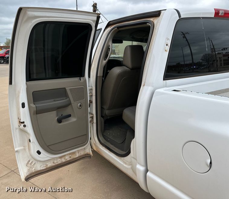 image for item IB9351 2008 Dodge Ram 1500 Quad Cab pickup truck