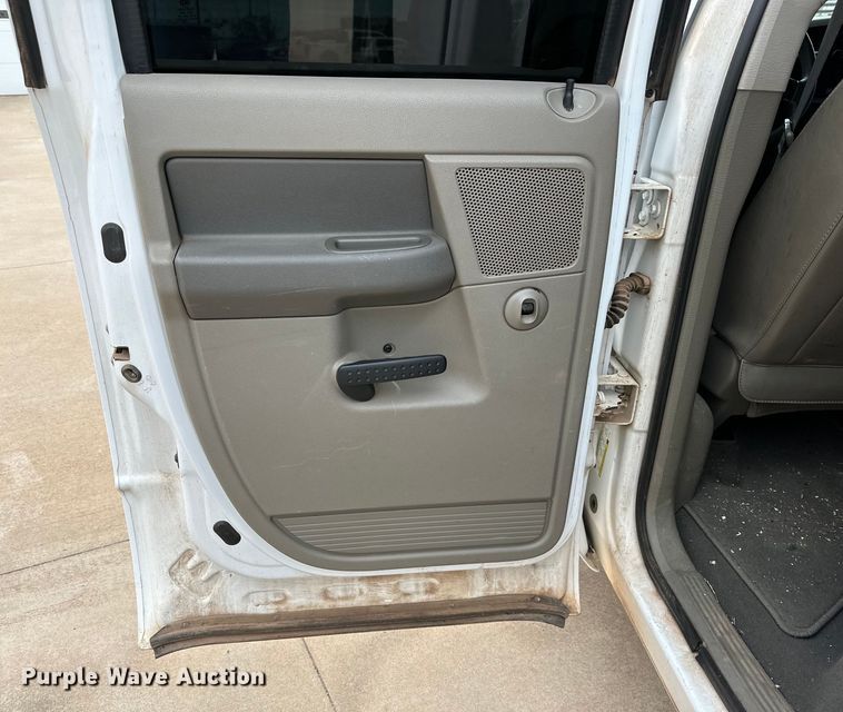 image for item IB9351 2008 Dodge Ram 1500 Quad Cab pickup truck