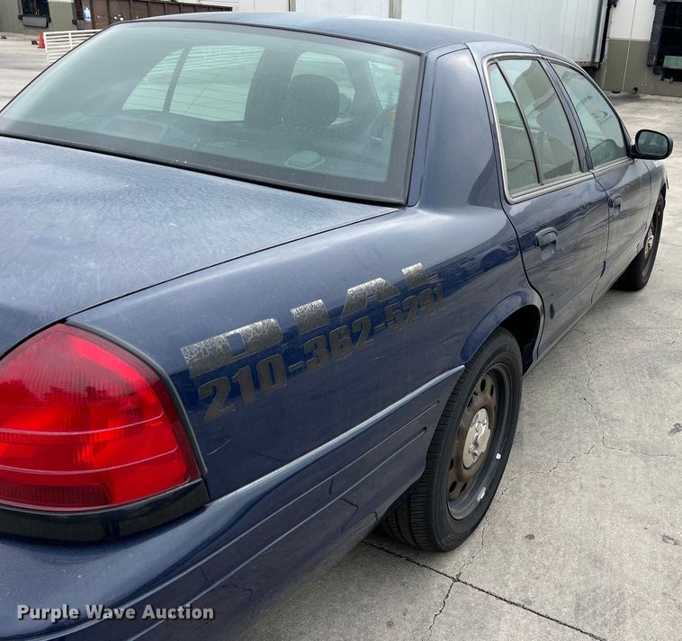 image for item KV9814 2010 Ford Crown Victoria Police Interceptor 