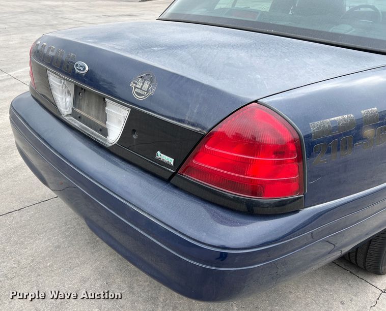 image for item KV9814 2010 Ford Crown Victoria Police Interceptor 