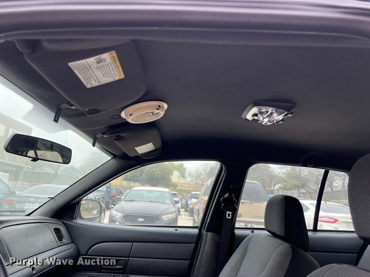 image for item KV9814 2010 Ford Crown Victoria Police Interceptor 