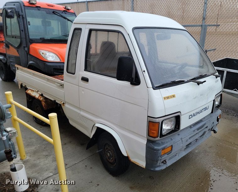 image for item LA9651 1991 Daihatsu HiJet mini truck
