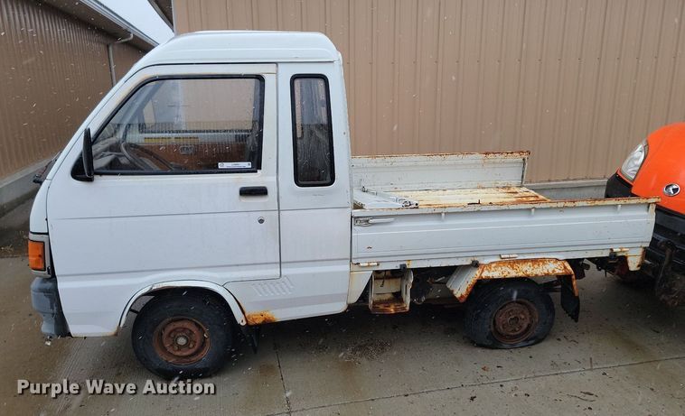 image for item LA9651 1991 Daihatsu HiJet mini truck