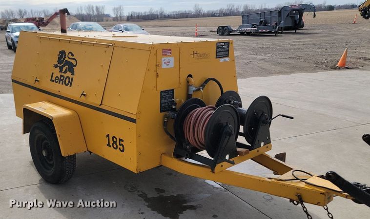 image for item LA9745 1990 LeRoi Dresser 185 air compressor